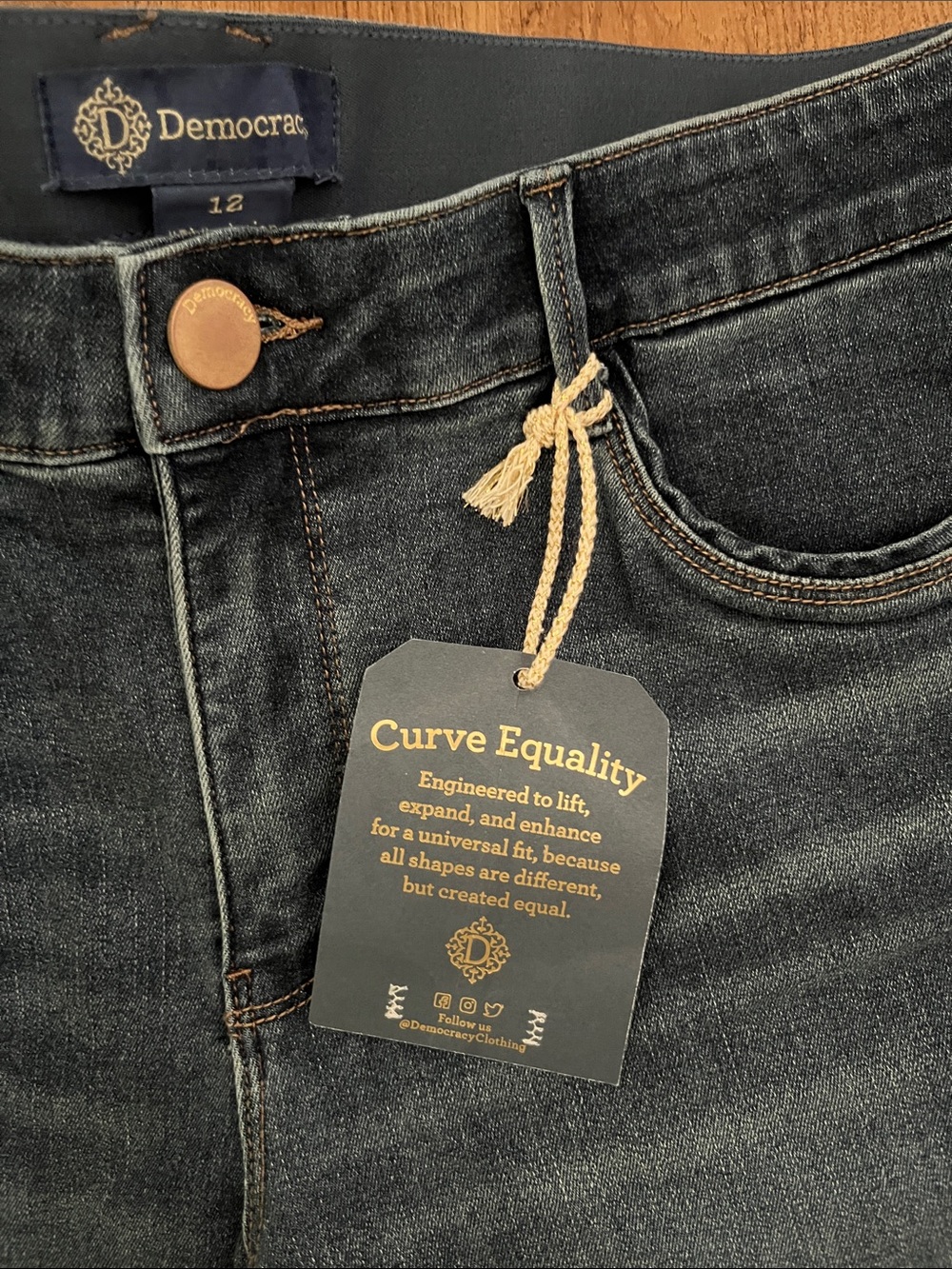 NWT Democracy Ab Solution 3D Embroidered Bow Skimmer Jeans - Picture 8 of 16
